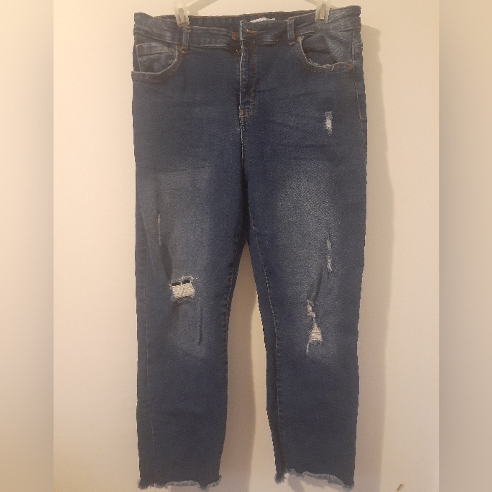 2 For 25$ Women's My Style Ripped Jeans.